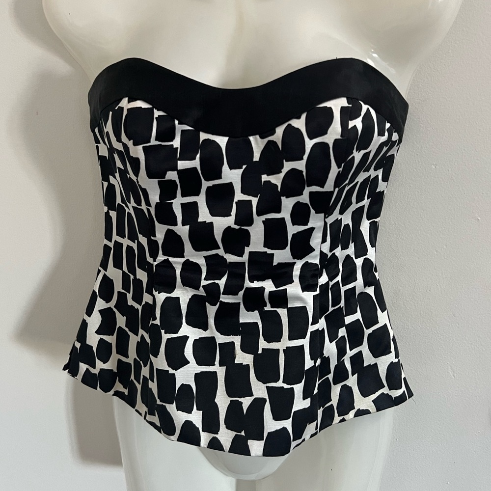 Adjustable top with removing halter straps